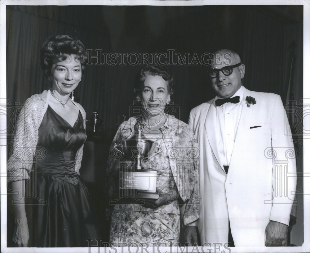 1960 Press Photo Family Pupil Famous