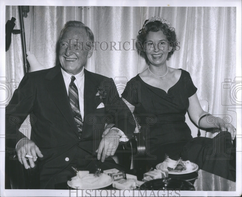 1956 Press Photo President Harlow H.Curtice Dorothy