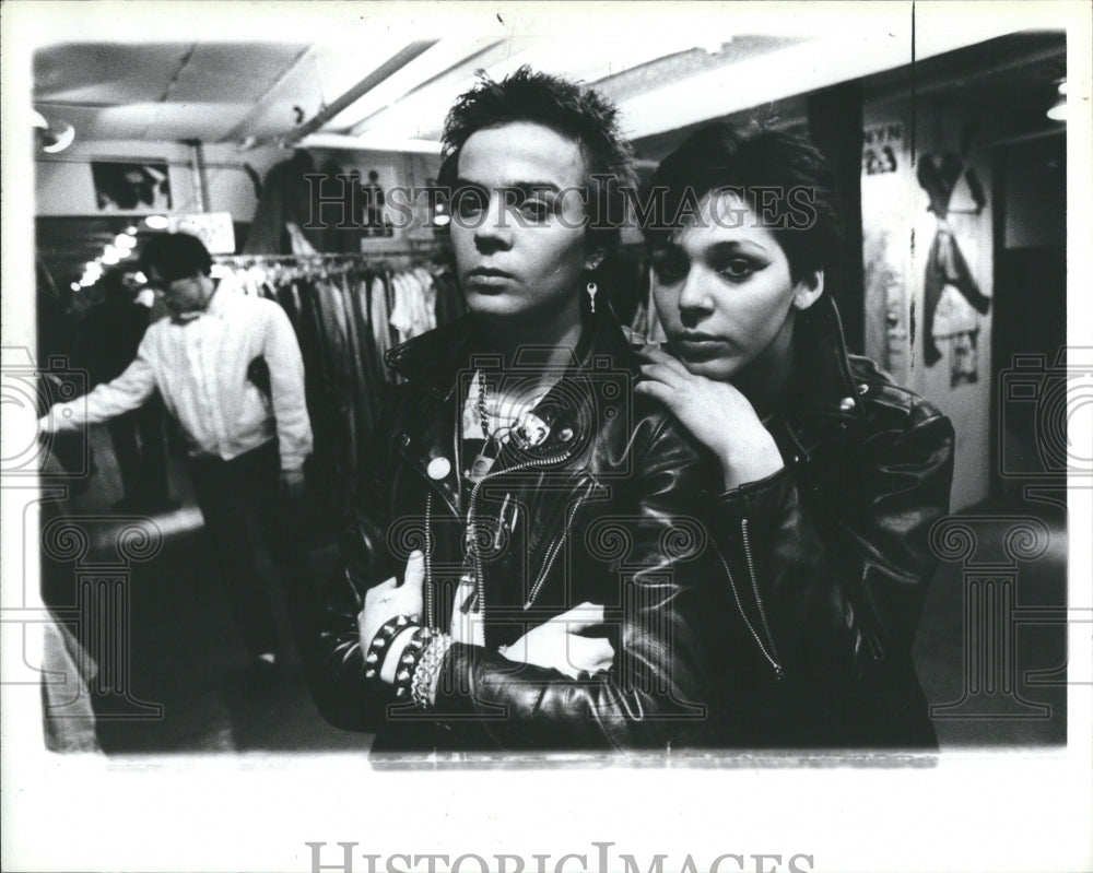 1980 Press Photo Man &amp; Woman in Leather Jackets