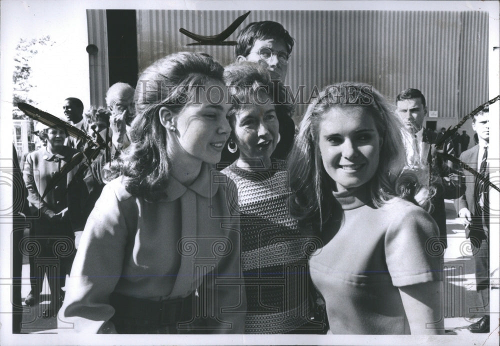 1968 Press Photo Nixon Sisters Romney Julie Tricia