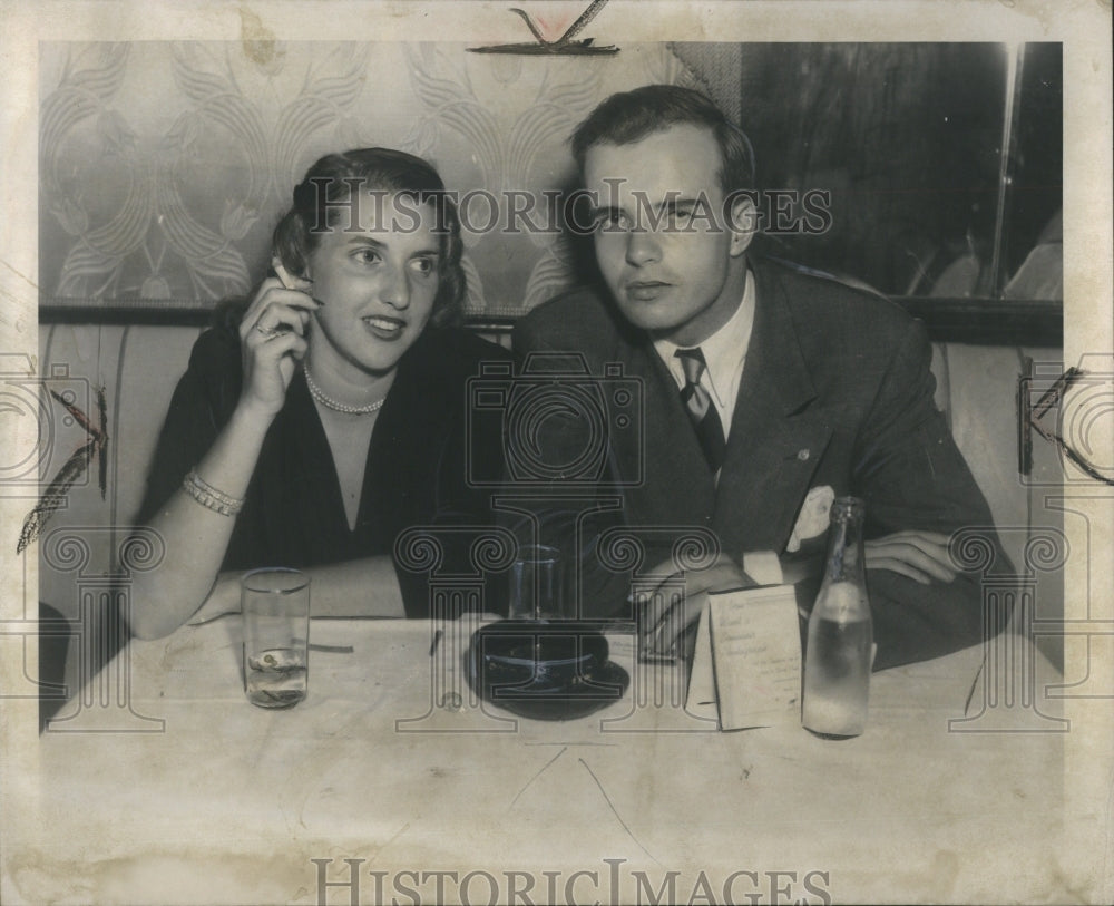 1945 Press Photo Mary am Dodge Arthur