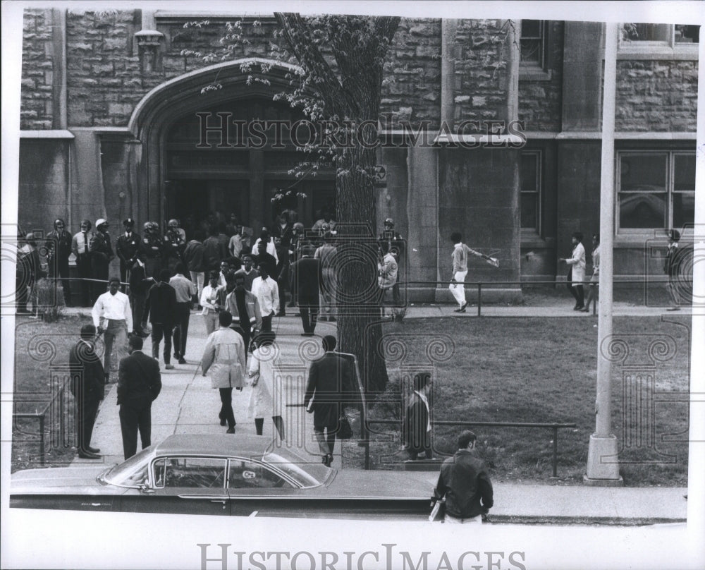 1969 Press Photo College Students strike