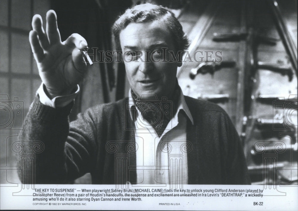 1982 Press Photo Michael Caine in &quot;Deathtrap&quot; Scene