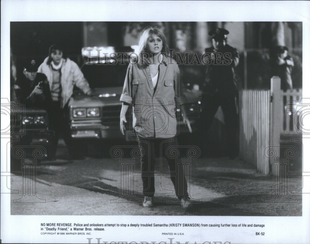 1986 Press Photo Police attempt to stop Samantha KRISTY