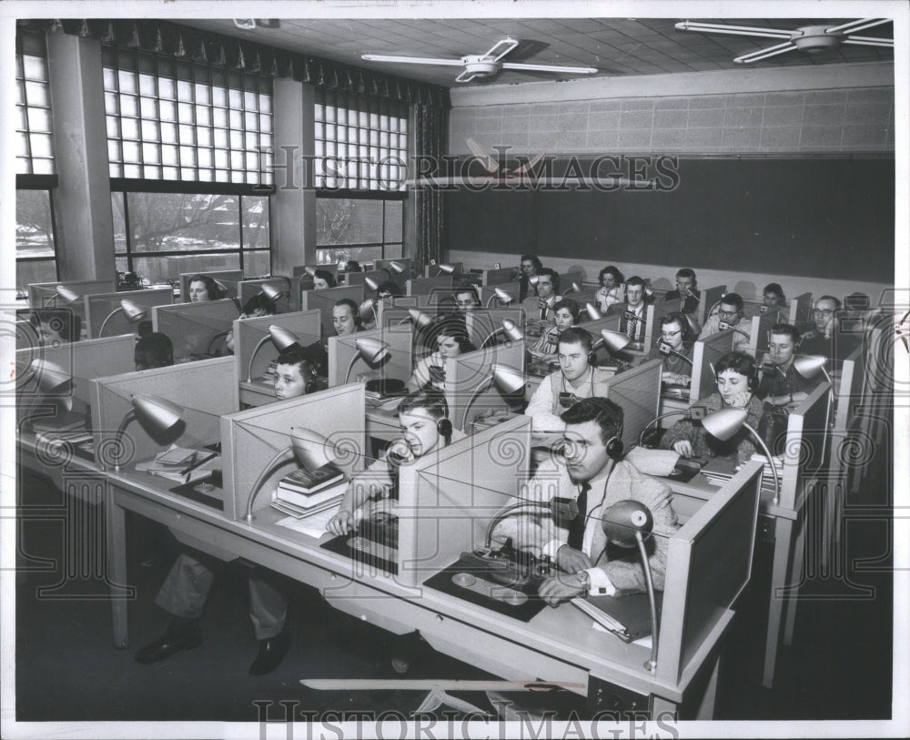 1957 Press Photo Students Classroom Electronic Tech