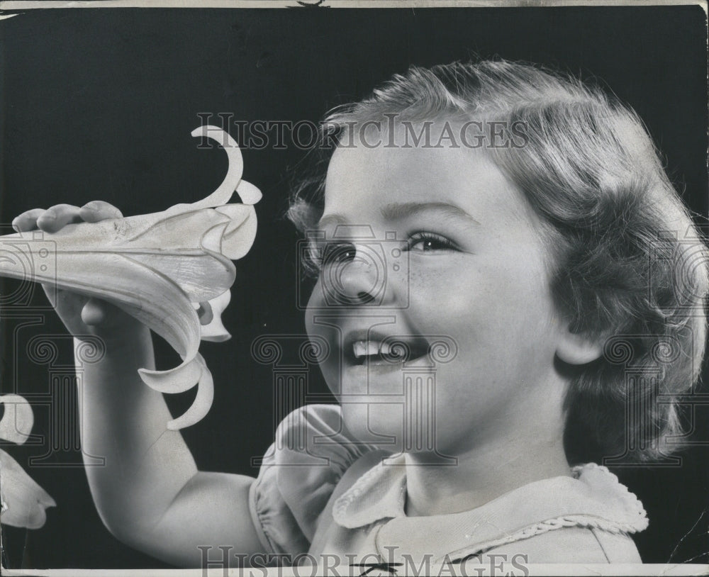 1958 Press Photo Girl Baby Easter Celebration