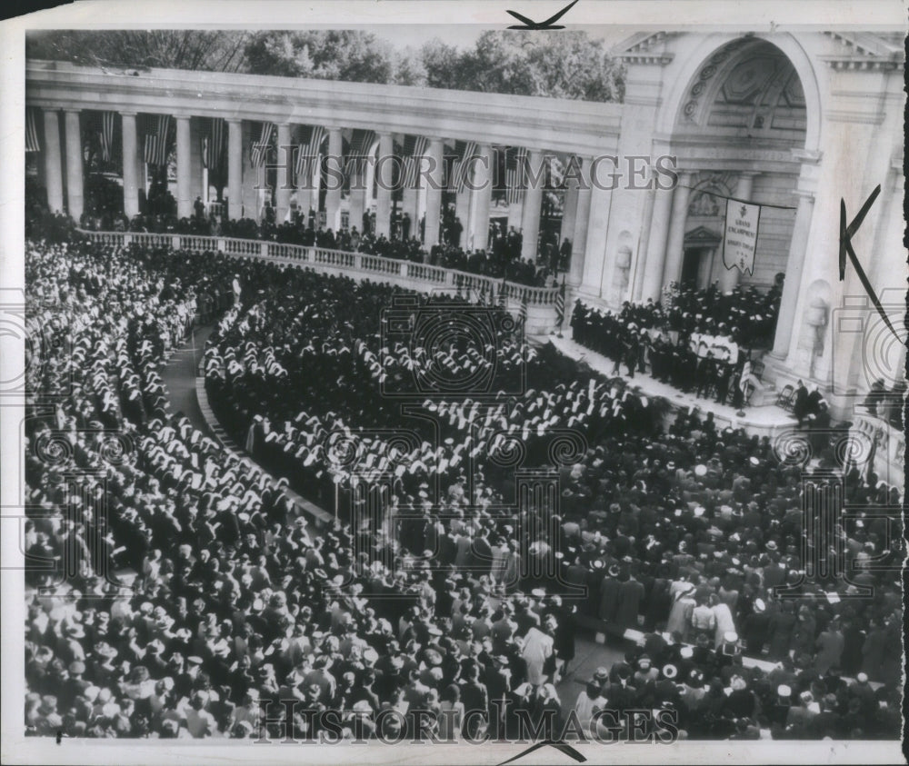 1946 Press Photo People Crowd Easter Amphitheater