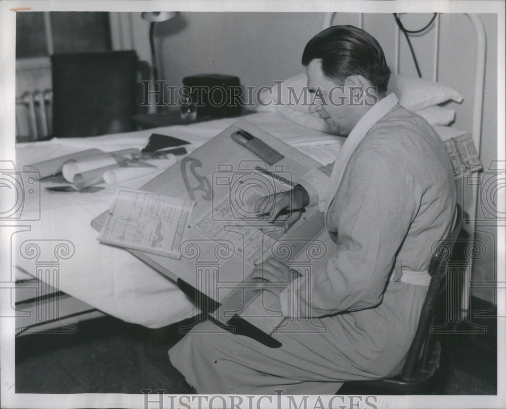 1948 Press Photo draftsman continue to workin hospital