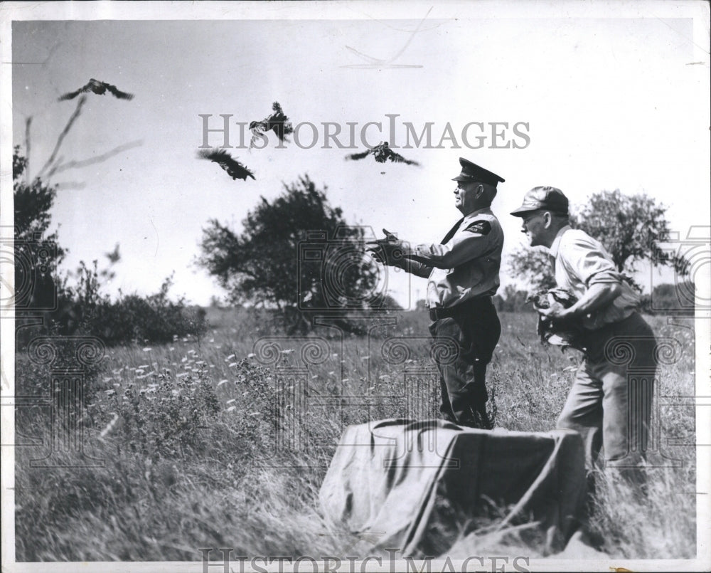1941 Press Photo Robert Mc Clure Frank Dorsey Officer