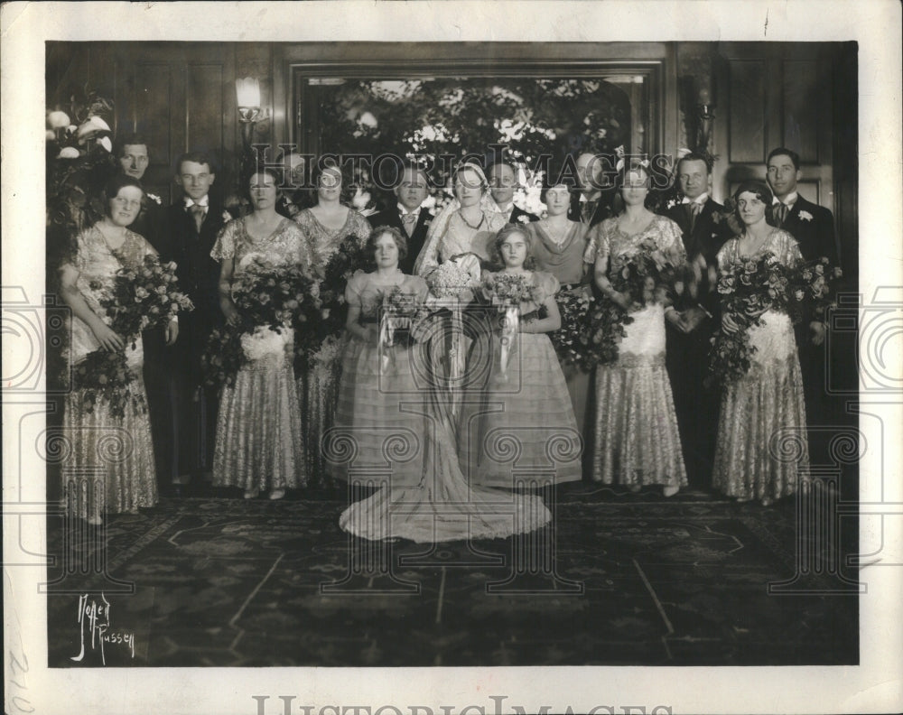 1932 Press Photo James Joseph Family Flowers Room