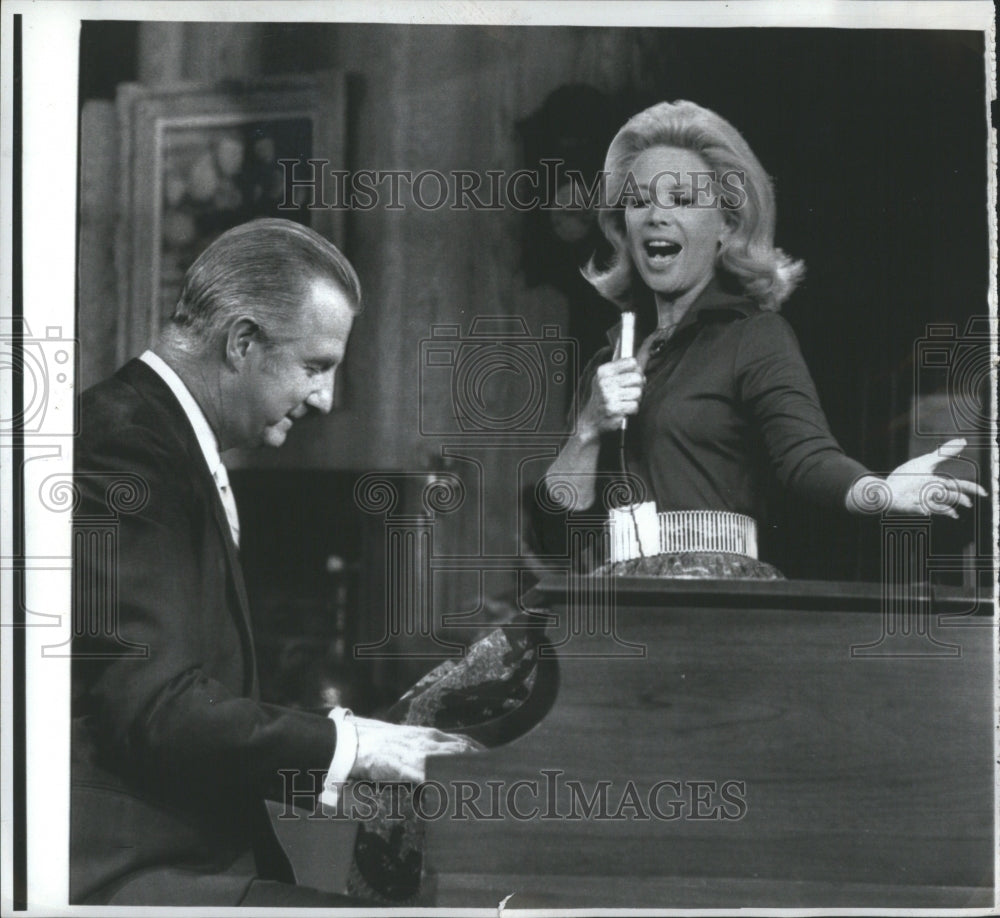 1977 Press Photo Dinah Shore American Singer Actress