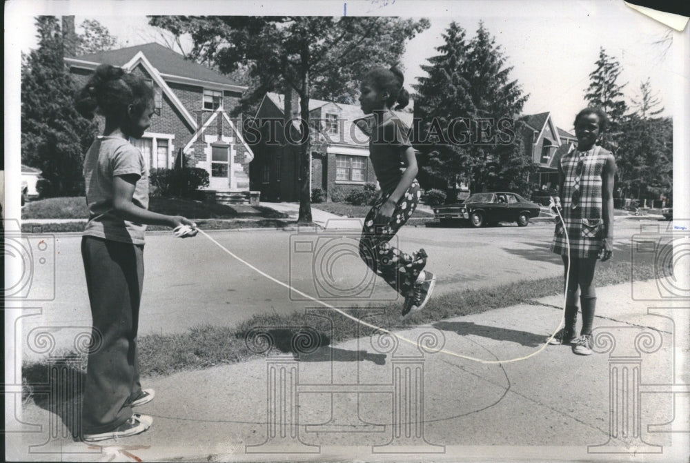 1973 Press Photo Sheryl Reese Stephanie Resse Game Road