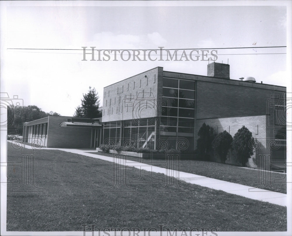 1962 Press Photo Multi purpose Building Michigan Junior