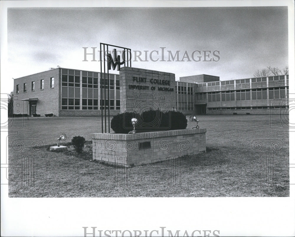 1985 Press Photo Flint Community College Building