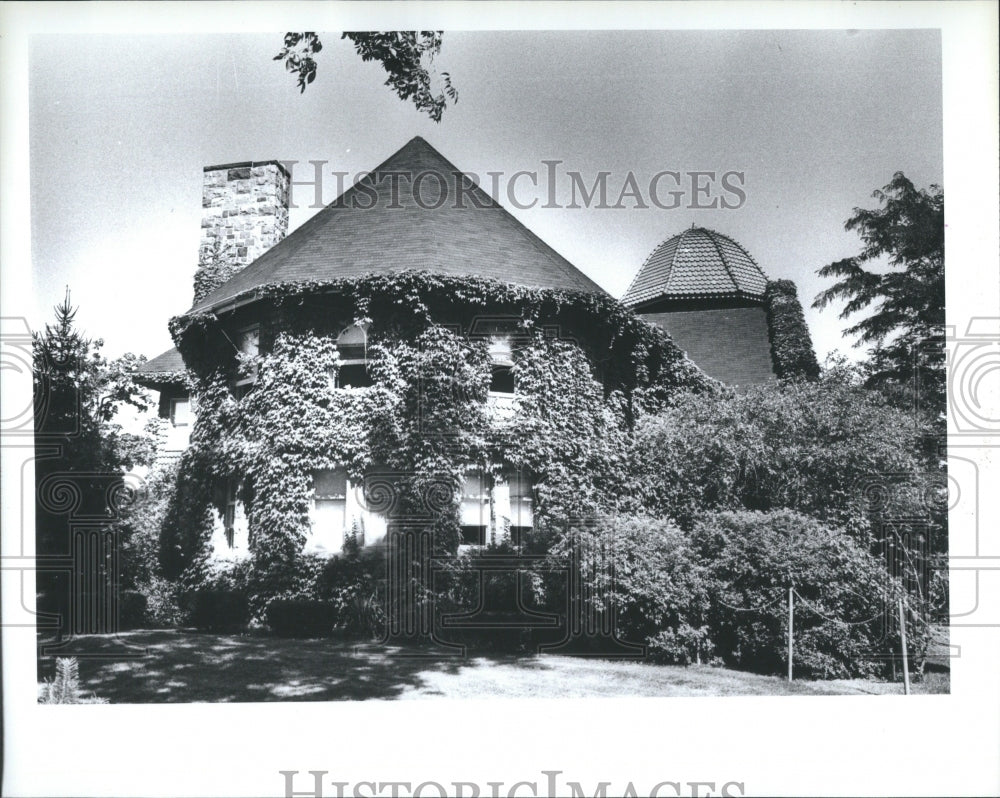 1985 Press Photo Eastern Michigan University Building