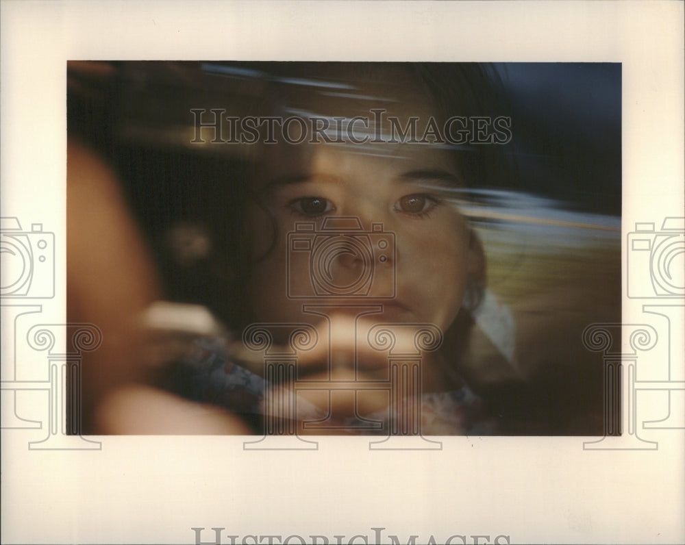 1997 Press Photo Jessica Albert Picture Car Glass Water