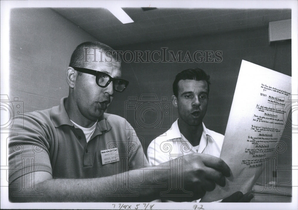 1966 Press Photo James Shela Oakland University College