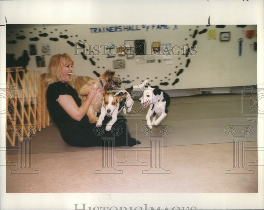 1994 Press Photo Barbara Bocci Trainer Academy Dogs