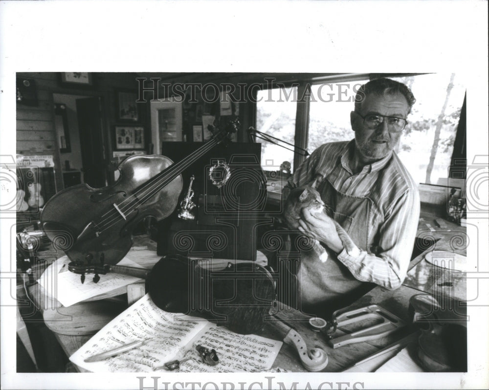 1991 Press Photo Thomas Deluca Violin Maker