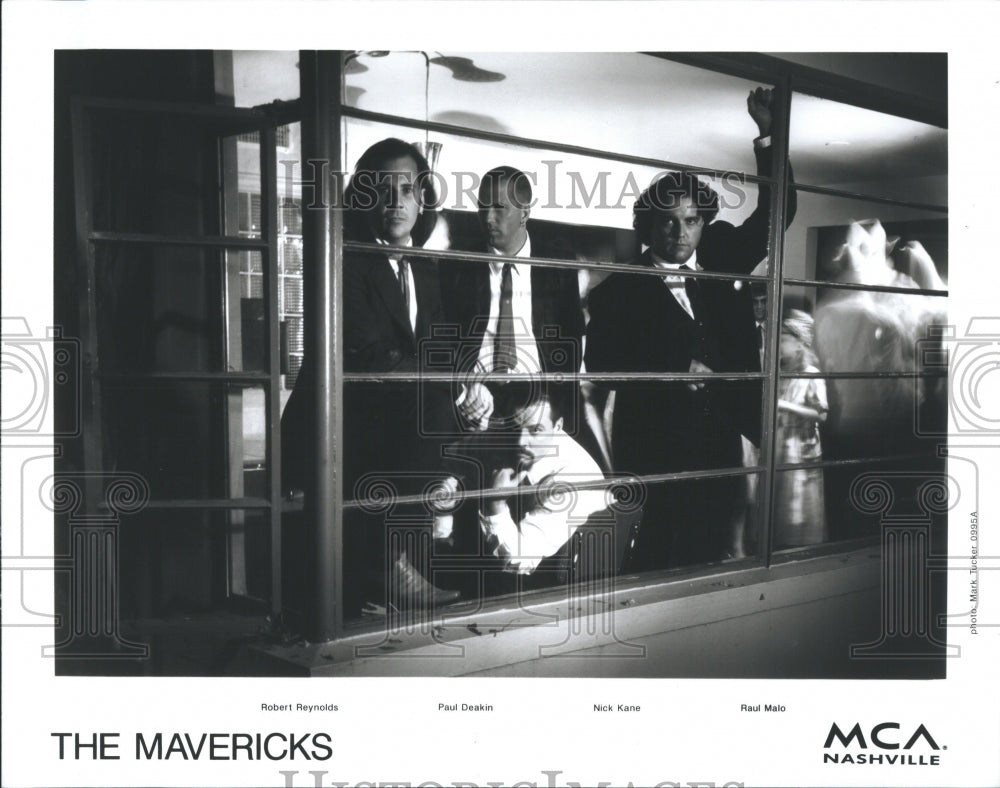 1995 Press Photo Mavericks Become Willing