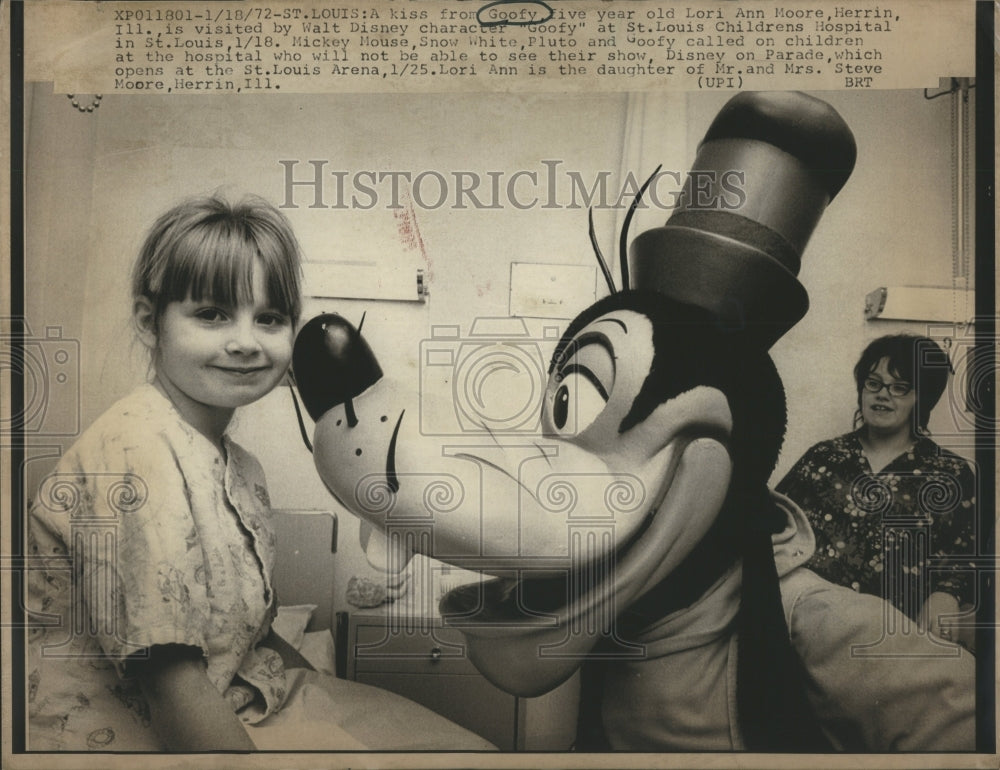 1972 Press Photo lori ann moore herri disney goofy