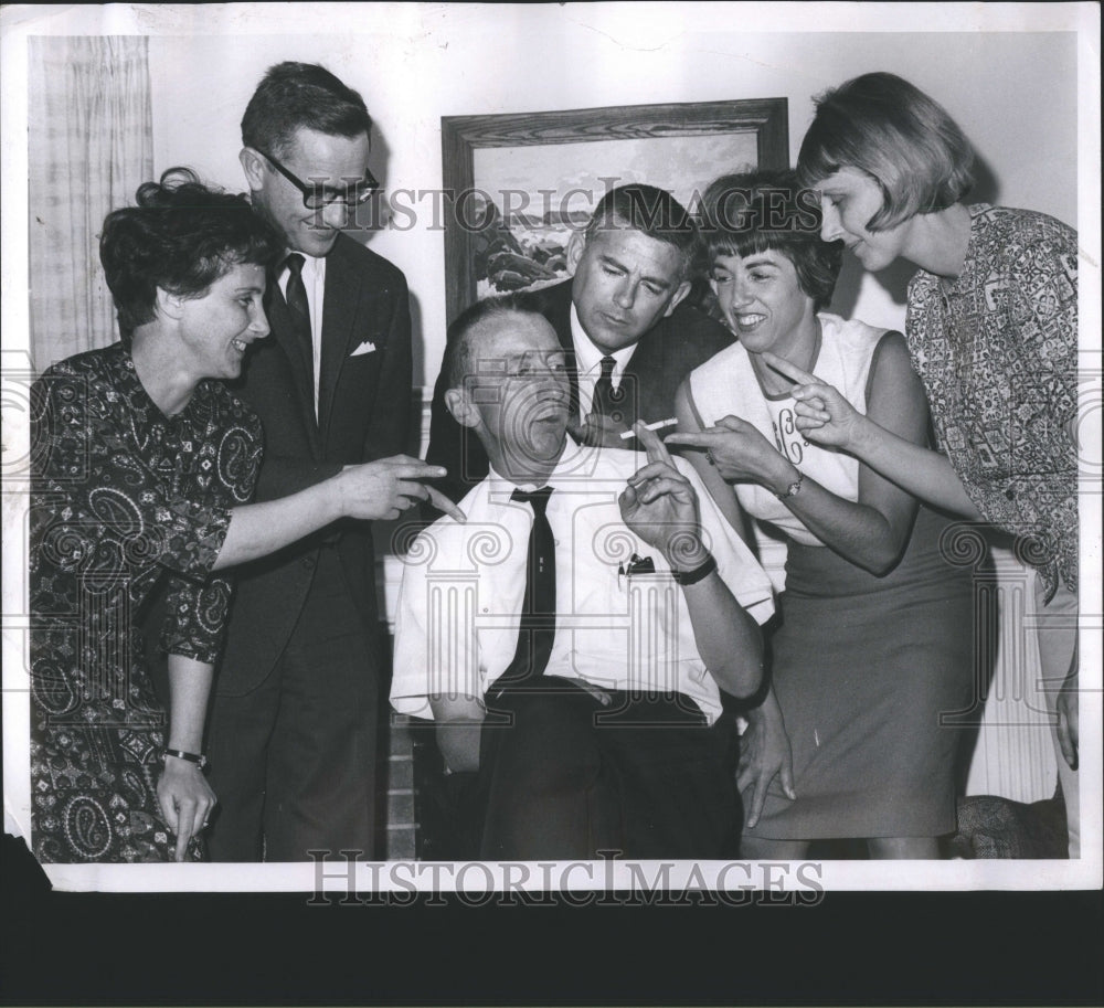 1966 Press Photo Thomas Naughton Crane Gordon Smoking