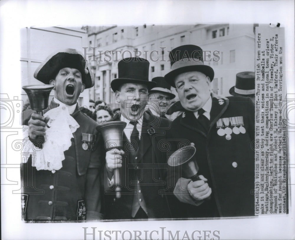 1957 Press Photo British Three Criers Voice Hasting