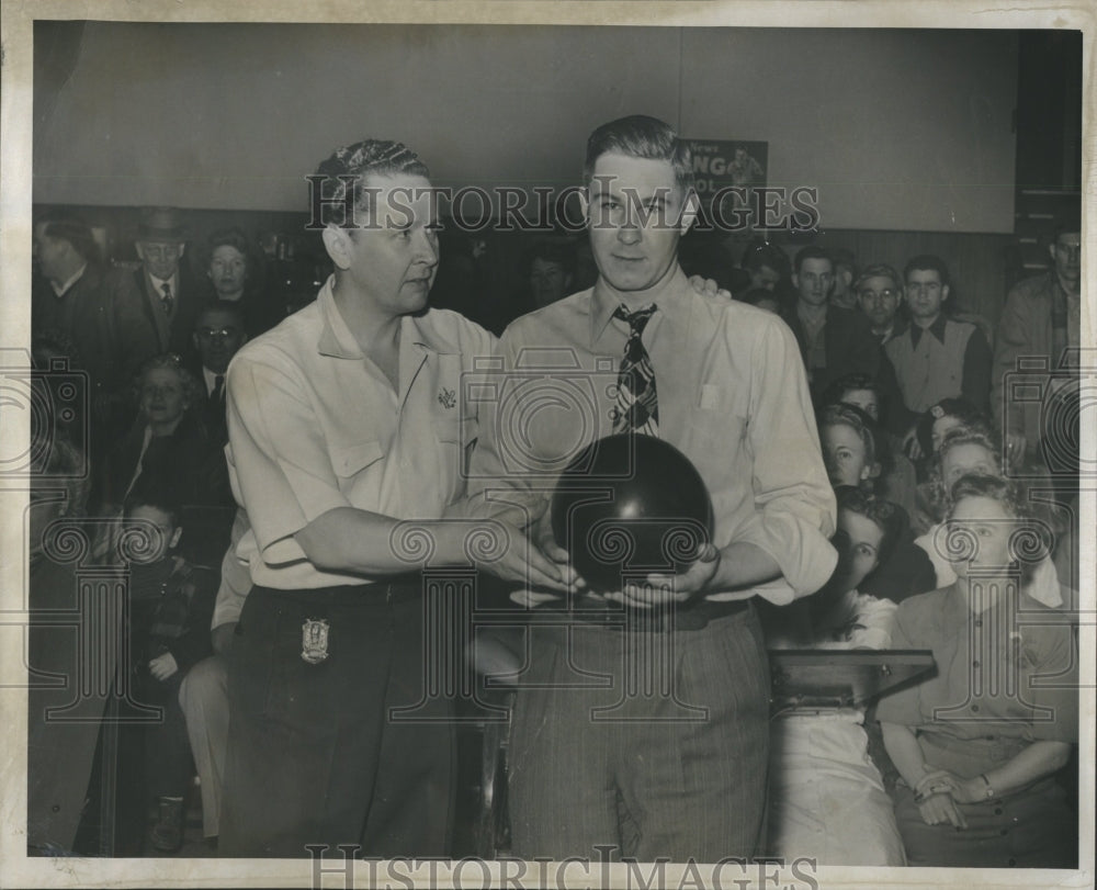 1949 Press Photo Fred Stock and Ned Day bowling