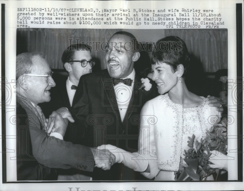 1967 Press Photo Mayor Carl B Strokes Shirley Inaugural