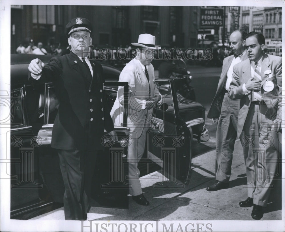 1952 Press Photo Police Marvin Berry Governor Stevenson