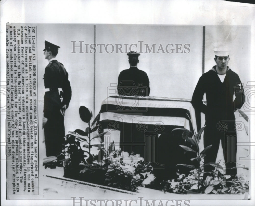 1965 Press Photo Honor Guard at Adlai Stevenson coffin