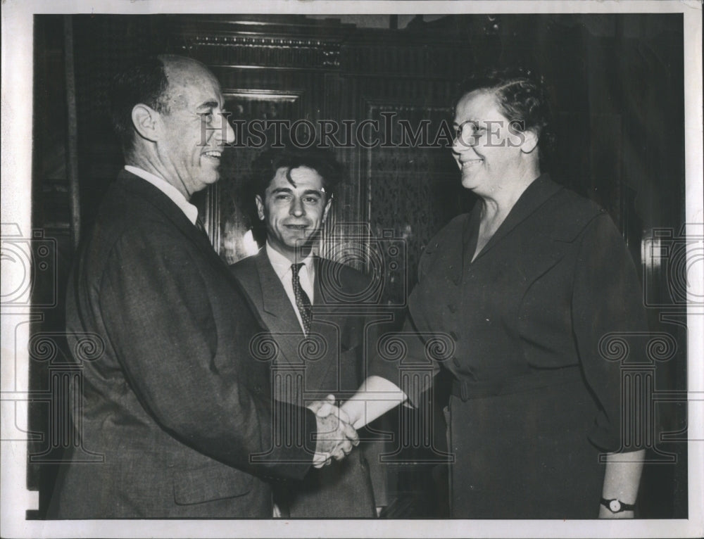 1958 Press Photo Stevenson Supreme Court Justice Olive