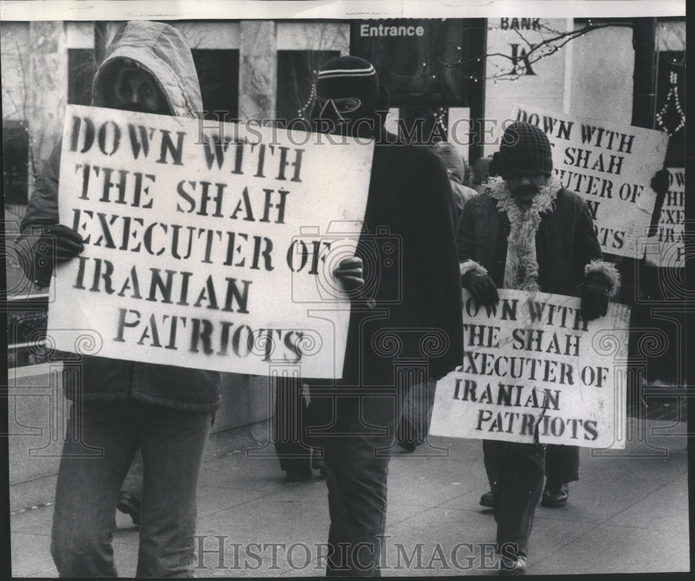 1976 Press Photo Iranian Students Protest Shah Regime