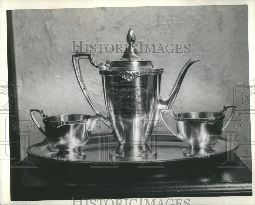 1934 Press Photo Frank Knox Trophy Daily News Prizes