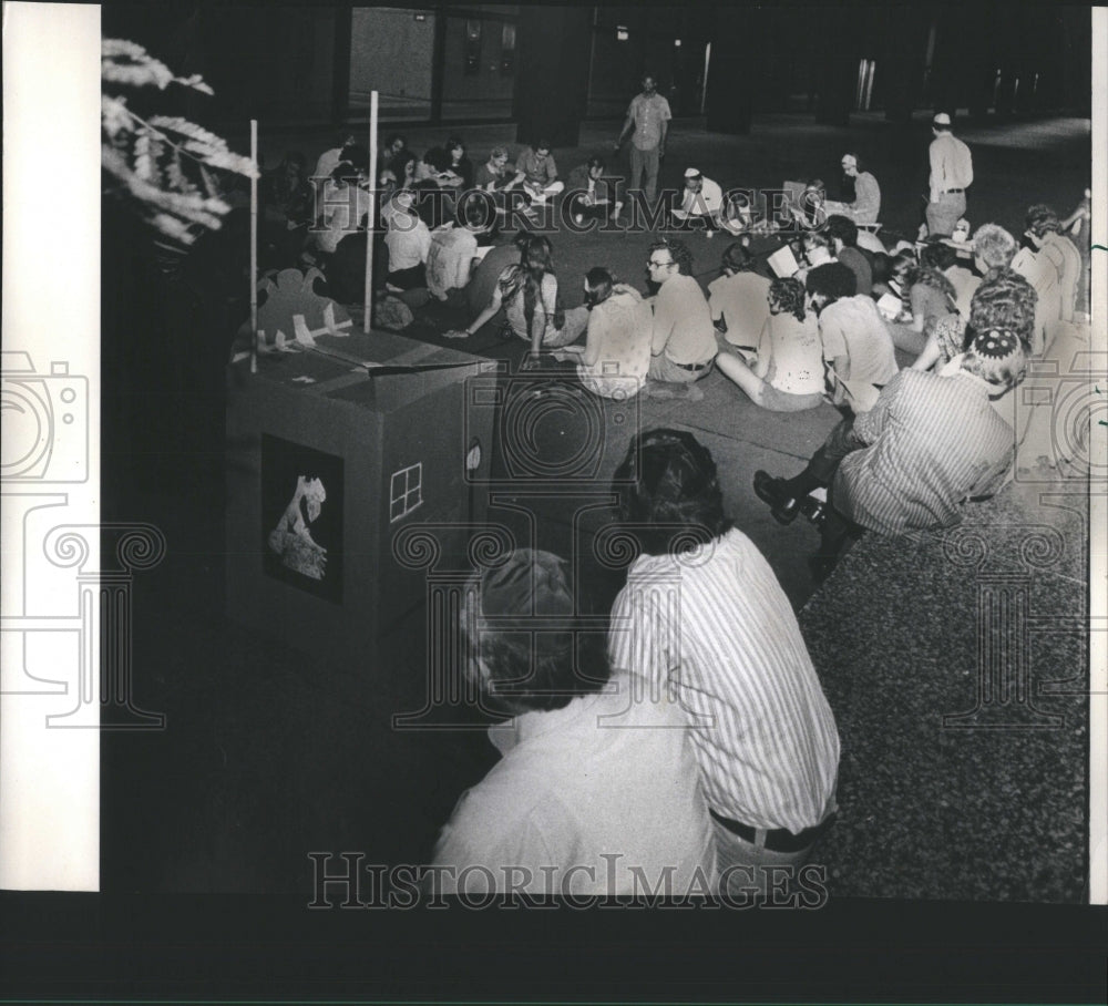 1972 Press Photo Jewish vigil at Federal Building