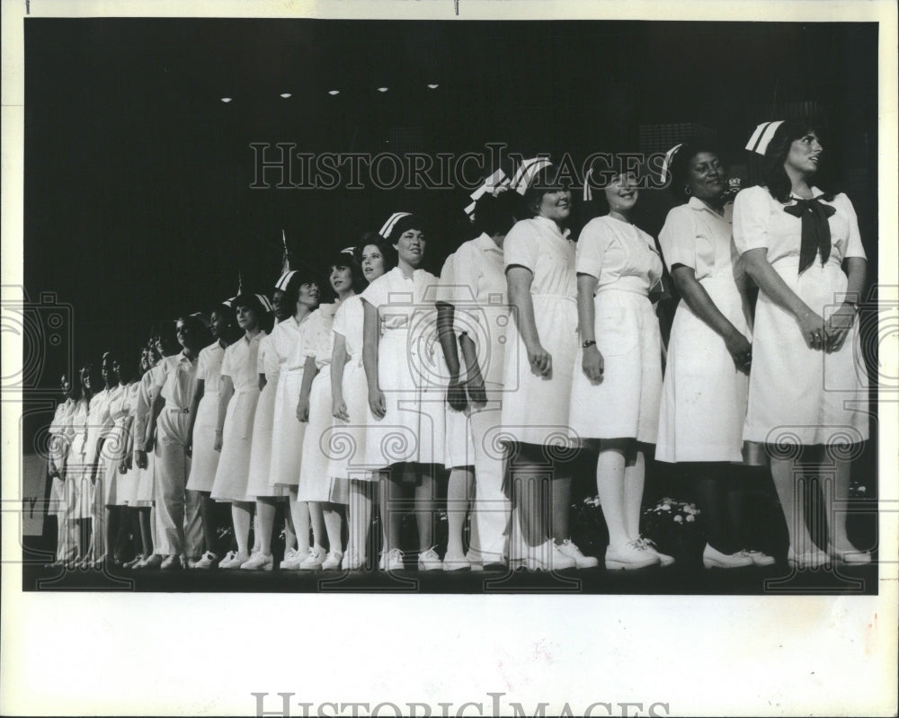 1982 Press Photo St Luke Medical Center Fashion Show