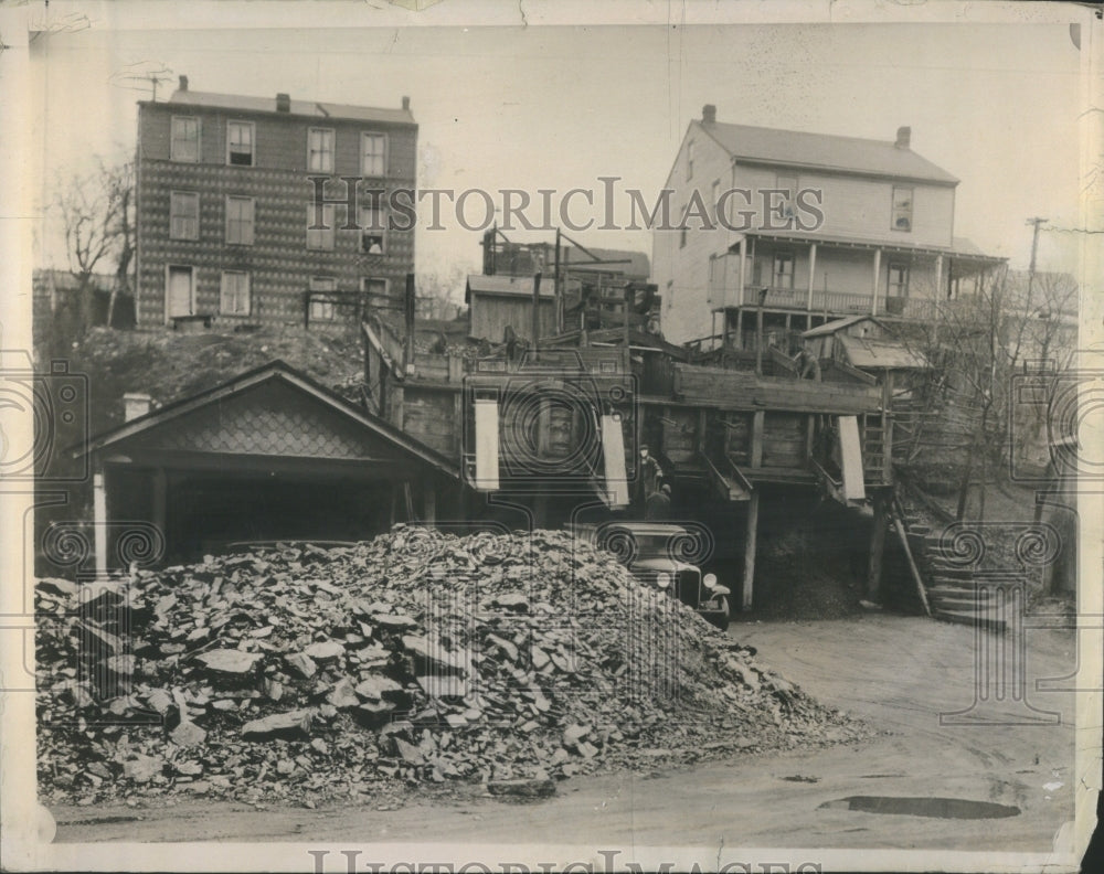 1935 Press Photo Huge Bunkers Bootle Back Yard Homes