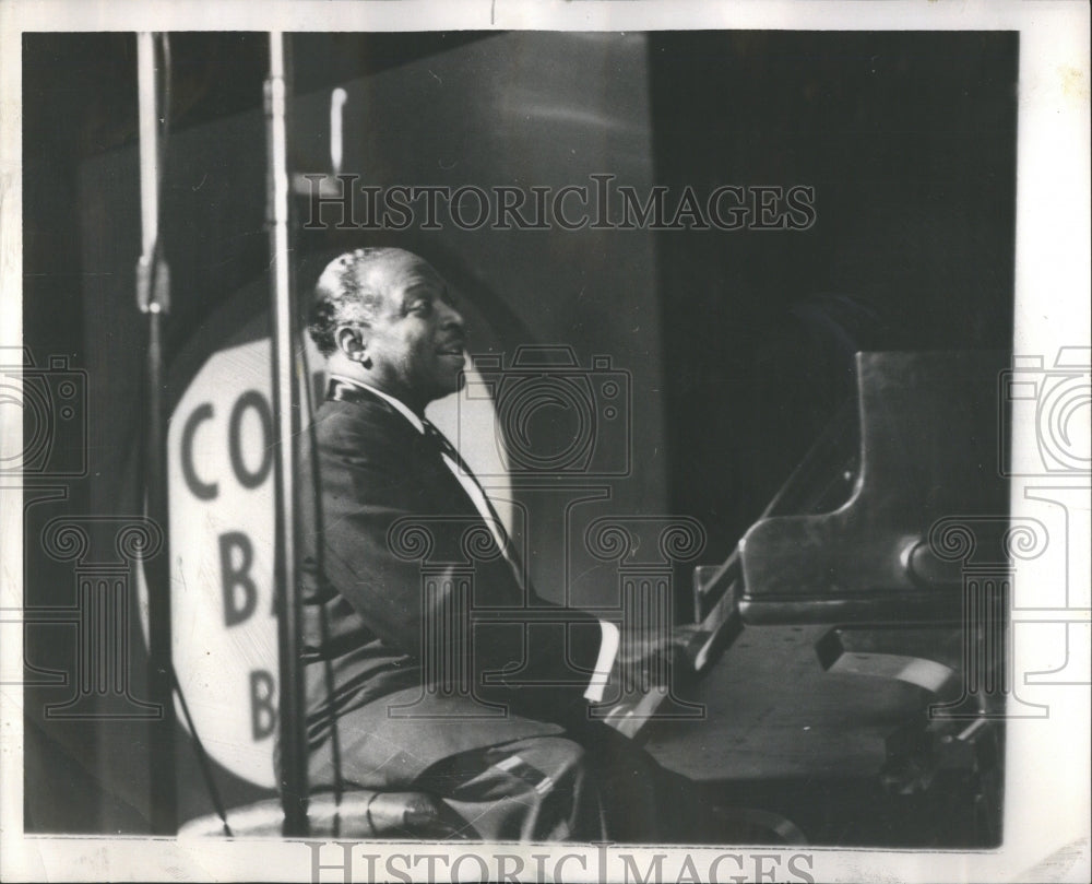 1959 Press Photo Madison Chicago Stadium Play Boy