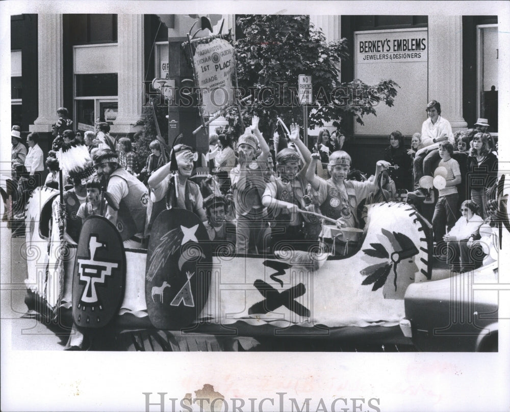 1974 Memorial Day Parade In Michigan Press Photo