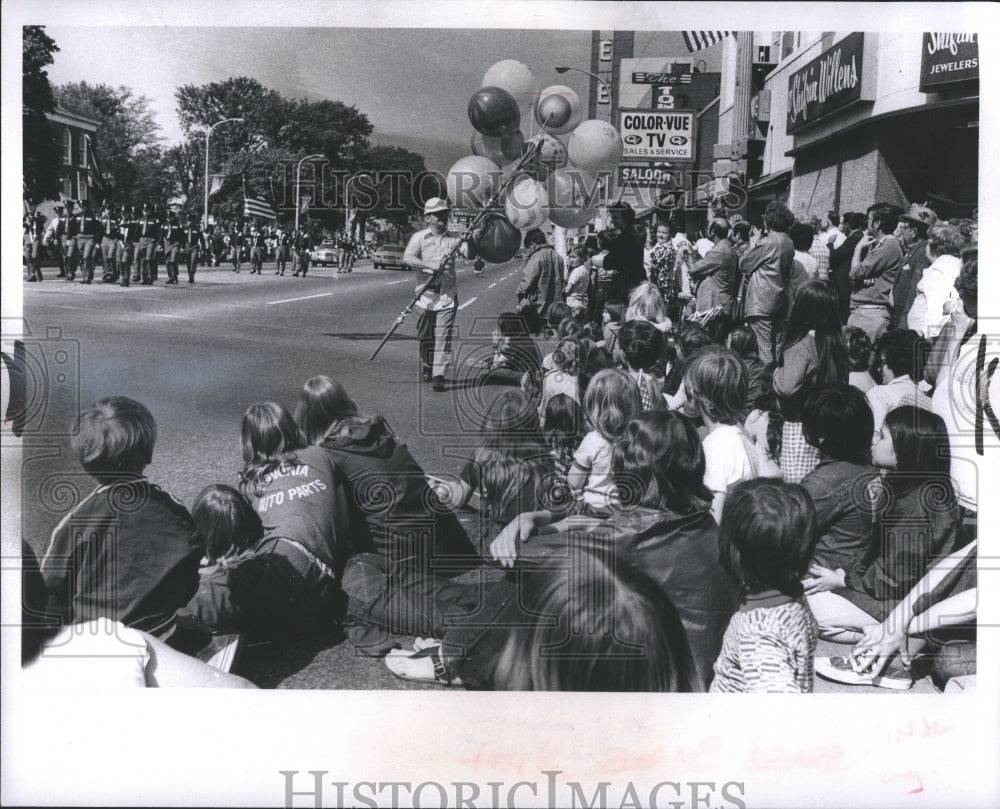 1974 Press Photo Dearborn Michigan Memorial Day Parade