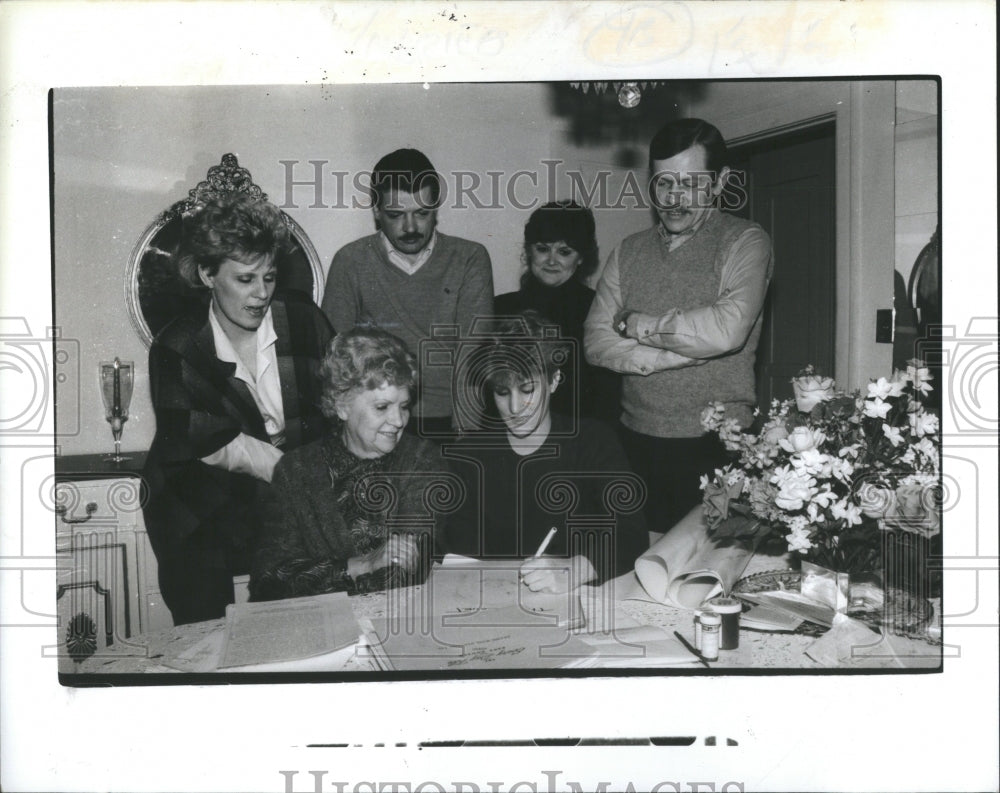 1985 Press Photo Sharon Stajda Frances Tom Linda