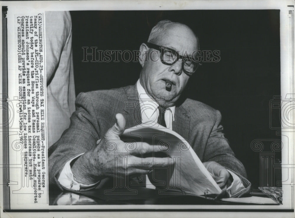 1967 Press Photo George Meany Riffles Jestifty Vacant