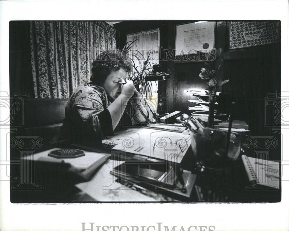 1987 Press Photo Pat Proud at Mazda Plant