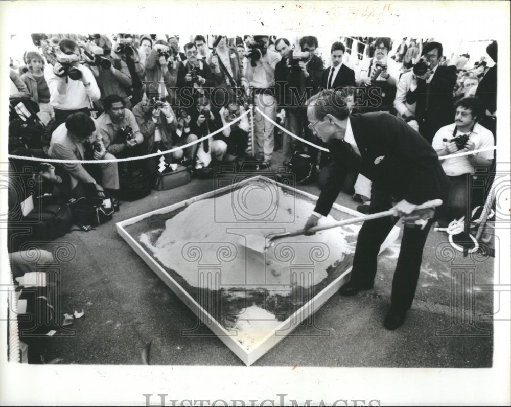 1985 Press Photo Dedication ceremony at Mazda plant