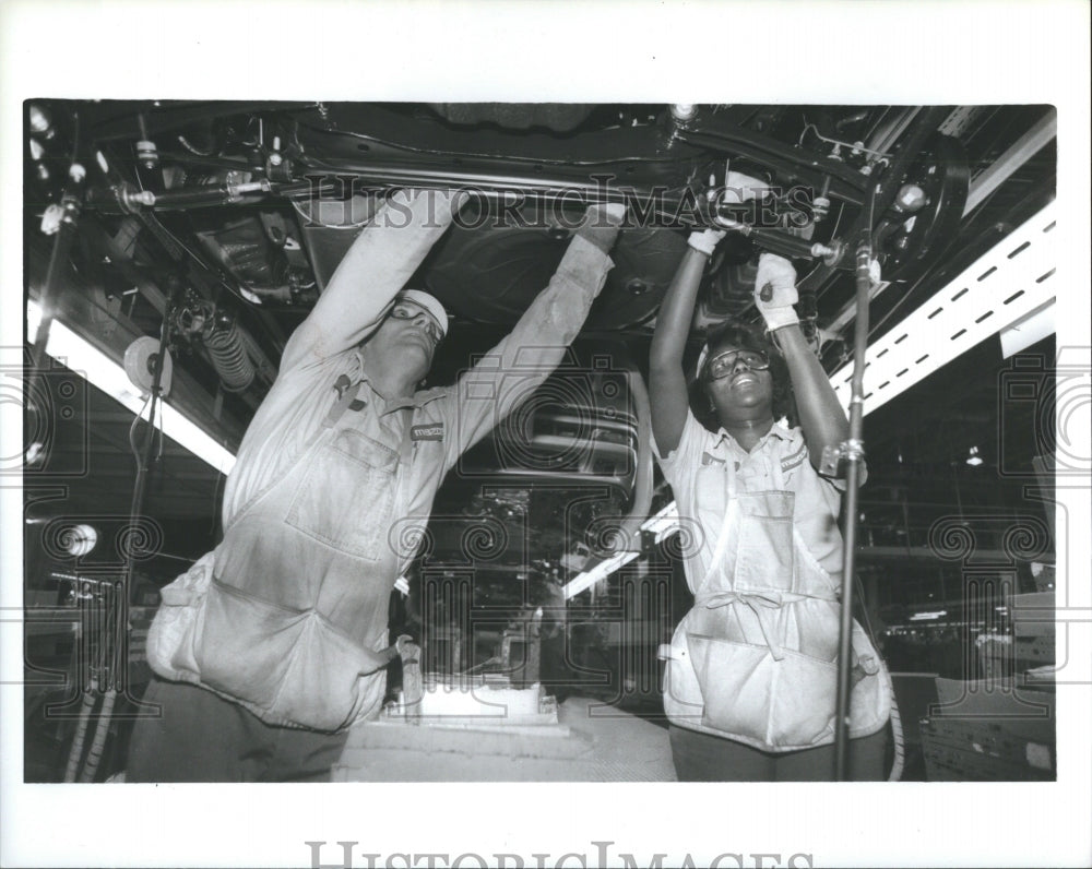 1989 Press Photo Mazda Plants&#39; Employees