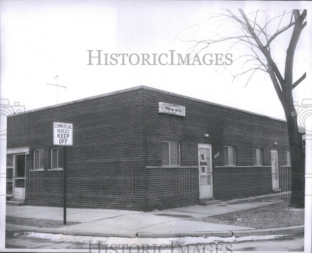 1956 Press Photo Dr Raymond Mauer E Eight Mile