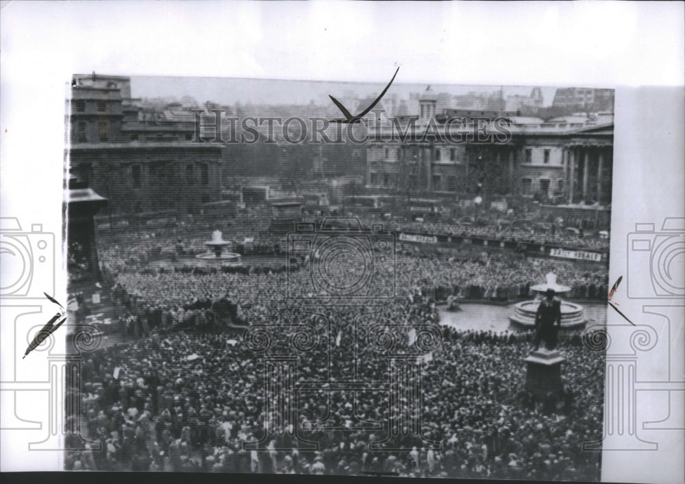 1956 Press Photo Trafalgar Square Labor Party Eden PM