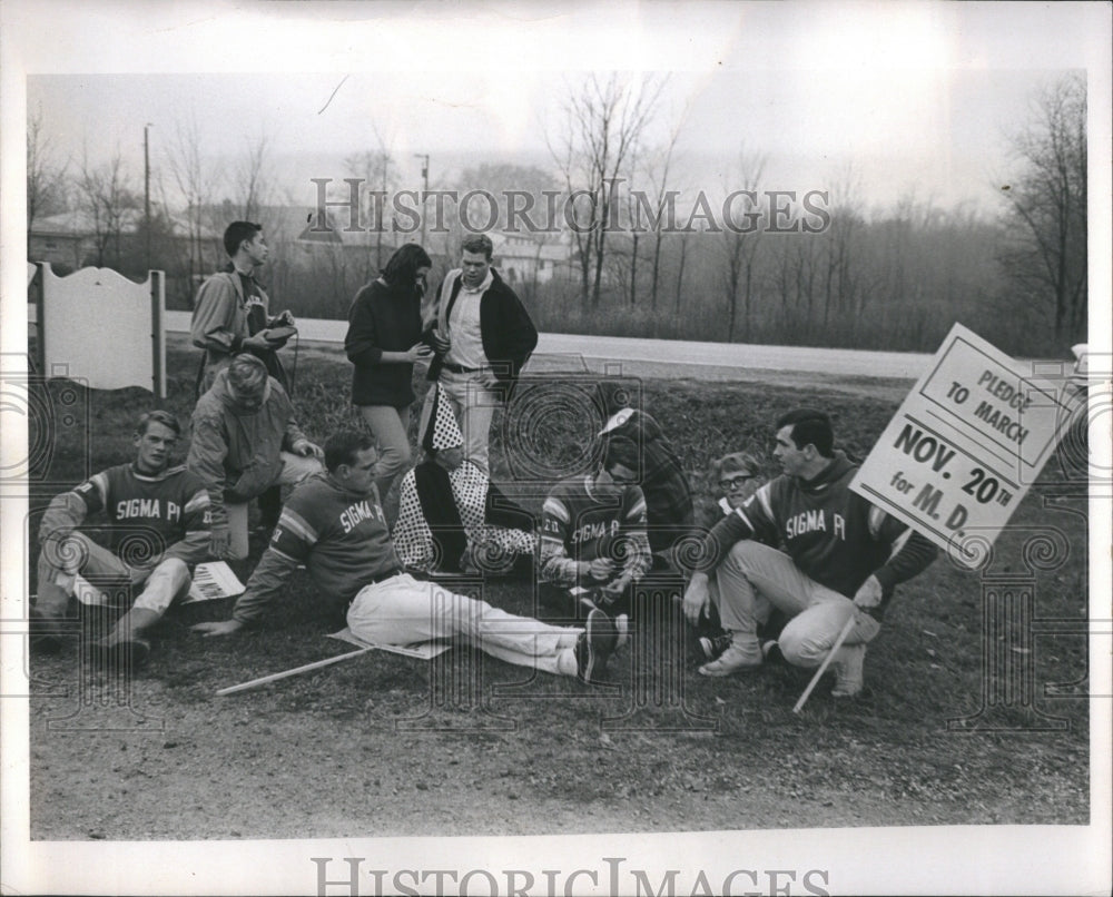 1966 Press Photo Northern Illinois University Sigma Pi Frat,