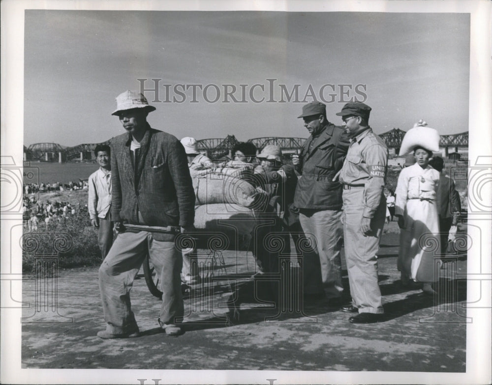 1951 Press Photo Le Thailand Philipanes coat Nider Core