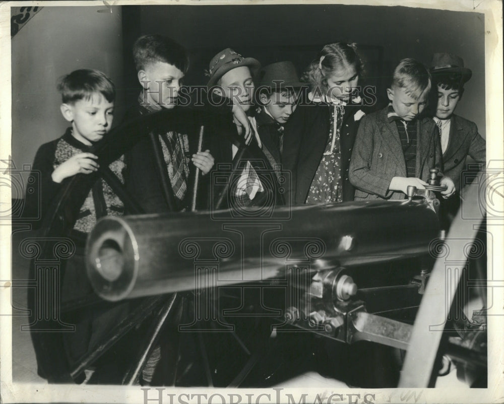 1941 Press Photo Museum Science Industry Naval Kids